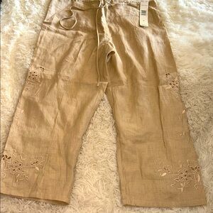 Beige Floral cut out Embroidered linen capris